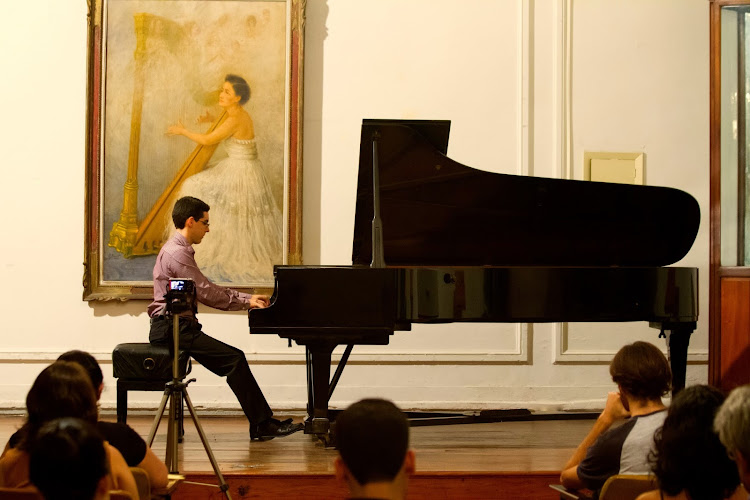 Aula de Piano e Teclado Particular - prof. Antonio Neto